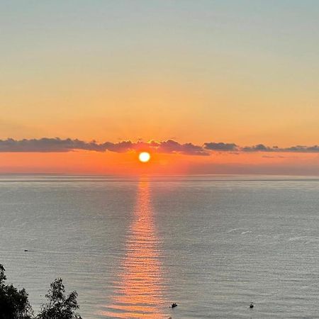 Baia Aurora Villa Letojanni Exteriör bild