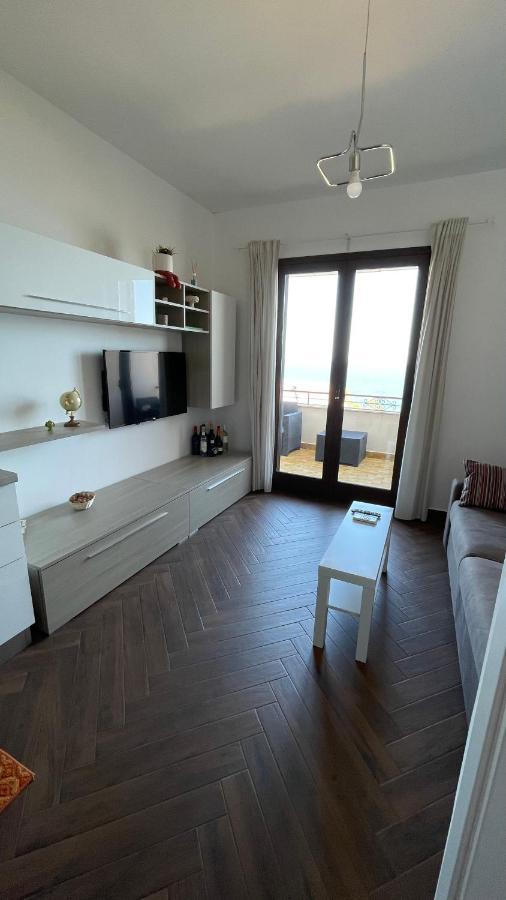 Baia Aurora Villa Letojanni Exteriör bild