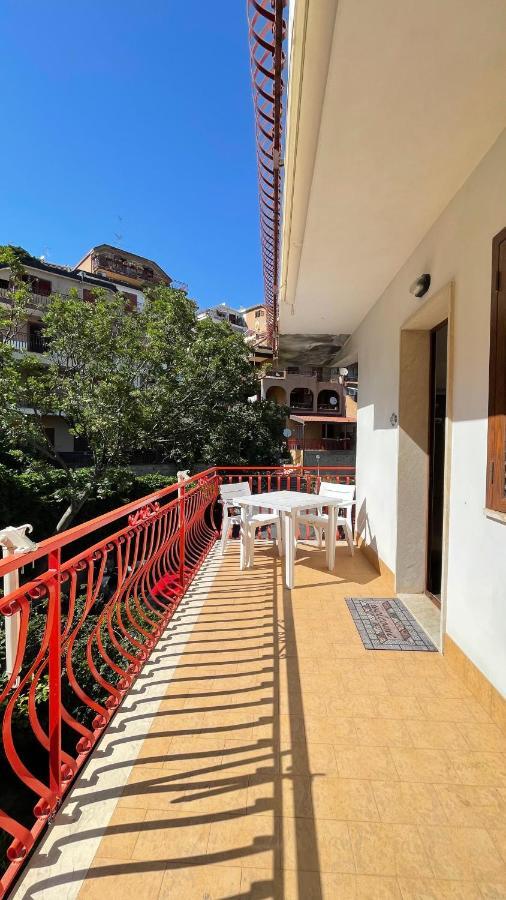 Baia Aurora Villa Letojanni Exteriör bild